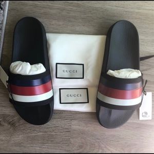 NEW Gucci Pursuit Pool Slides - Size 7 US